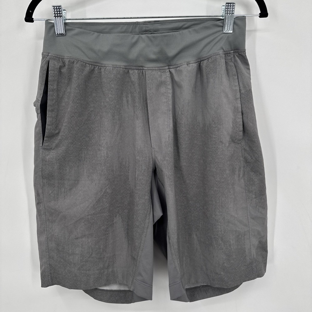 LuLuLemon Men Shorts Unlined Running Gym Gray Pockets Size‎ S See Measurements